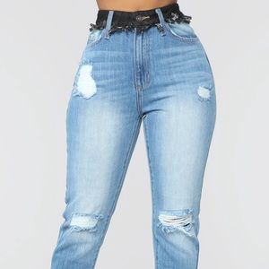 Fashion Nova Contrasting Opinions Distressed Boyfriend Jeans -Light Wash.